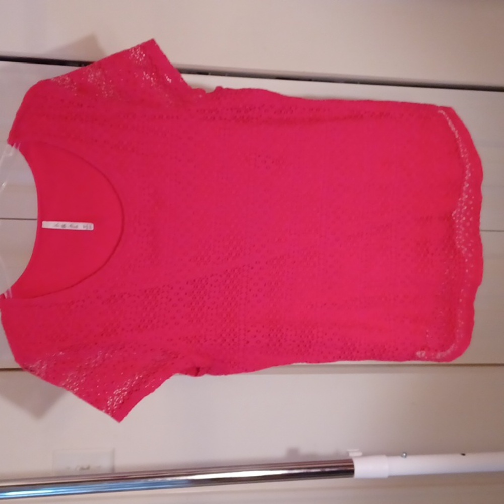 EUC Pink lace short sleeve t-shirt
